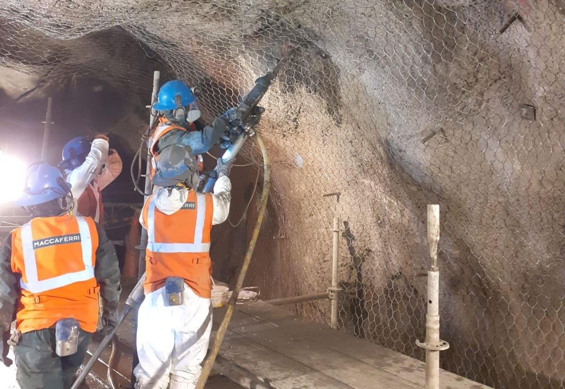 REFORZAMIENTO DEL TÚNEL FAJA 01 ANTAMINA