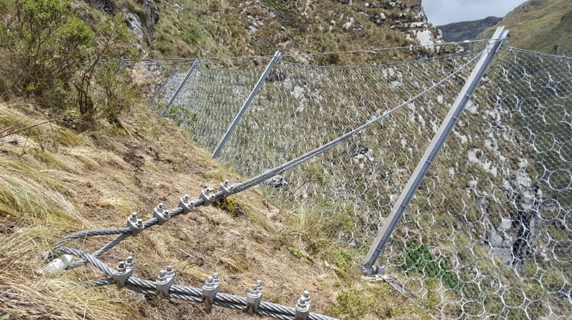 BARRERAS DINÁMICAS EN LA QUEBRADA ISHPAG