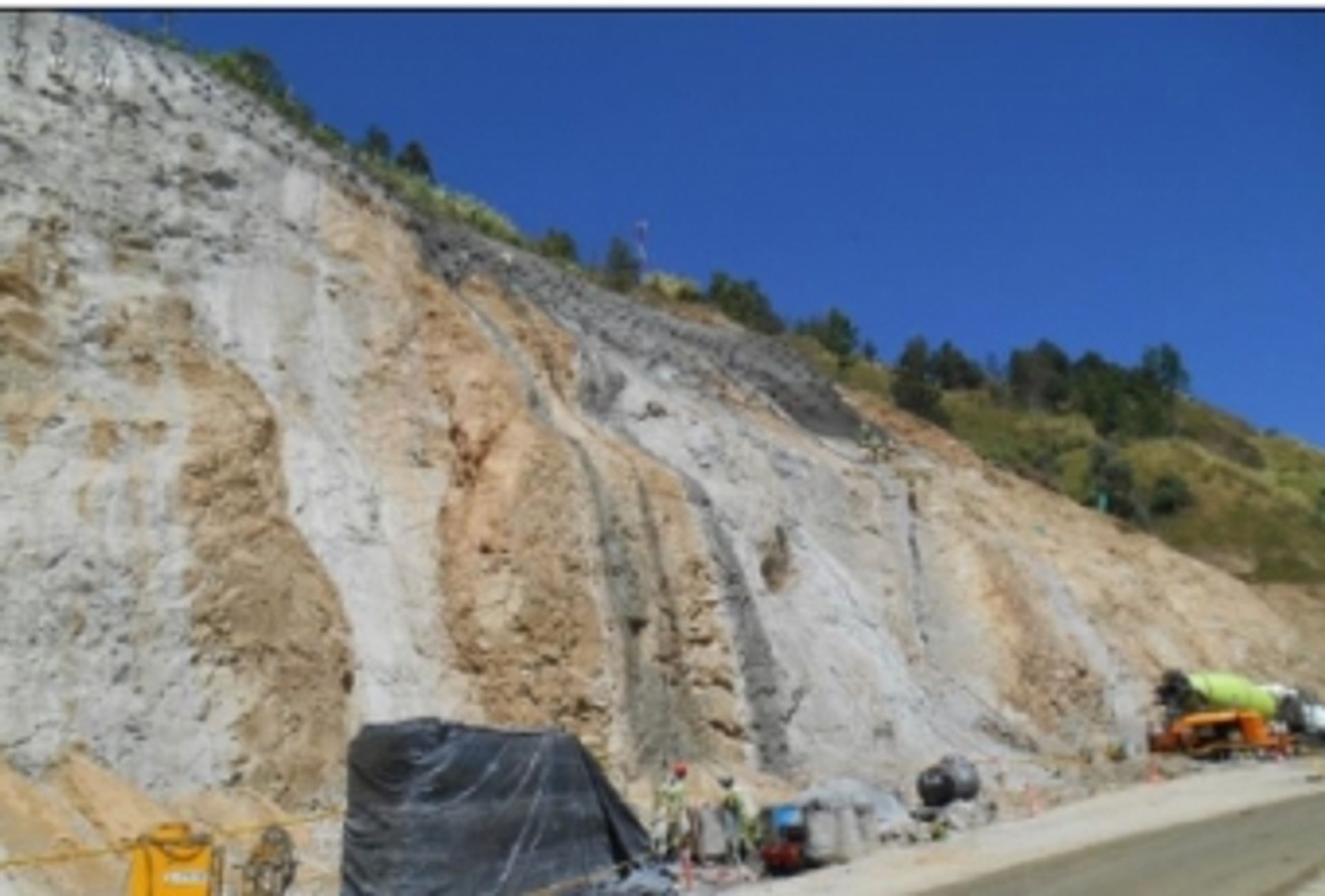 CONEXIÓN VIAL ABURRÁ - TALUD LOMA HERMOSA