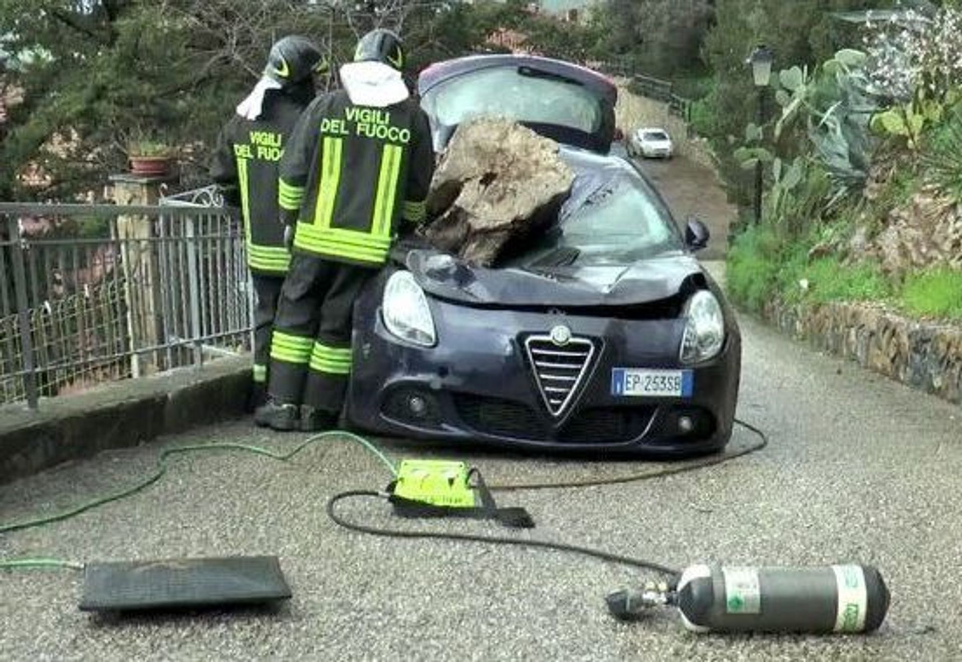 MESSA IN SICUREZZA VIABILITÀ COMUNALE - GIUNGANO (SA)