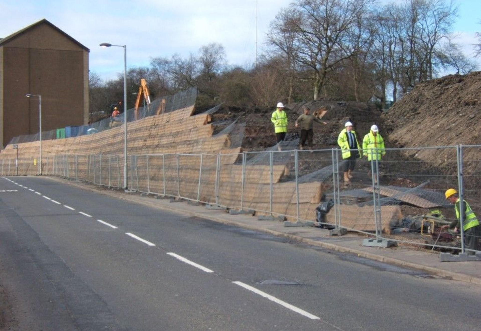Space-Efficient Retaining Wall Design Using MSE and Geosynthetics for Restricted Sites
