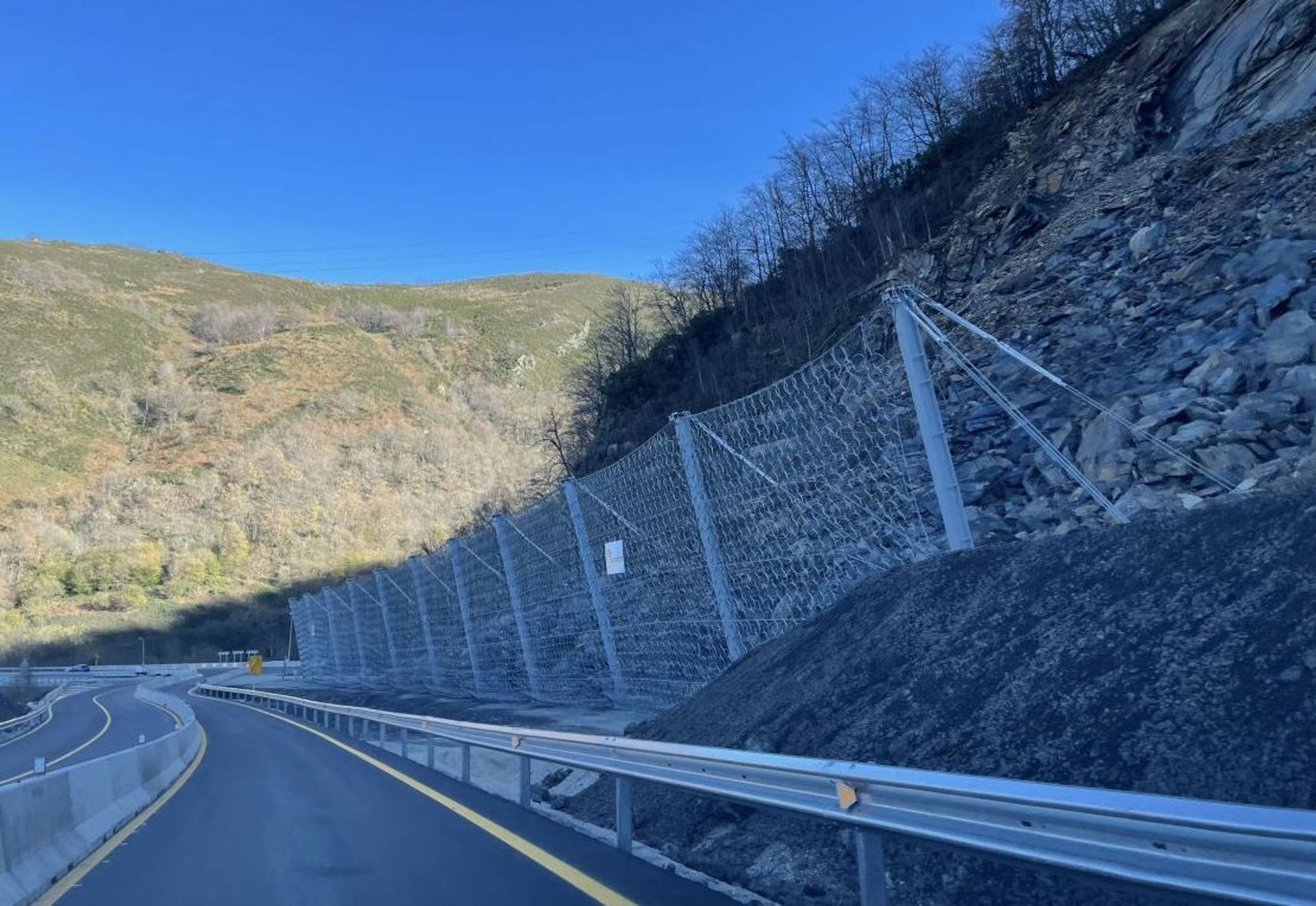 GESTIÓN DE EMERGENCIA EN LA AP-66: PROTECCIÓN CON BARRERA RB9000