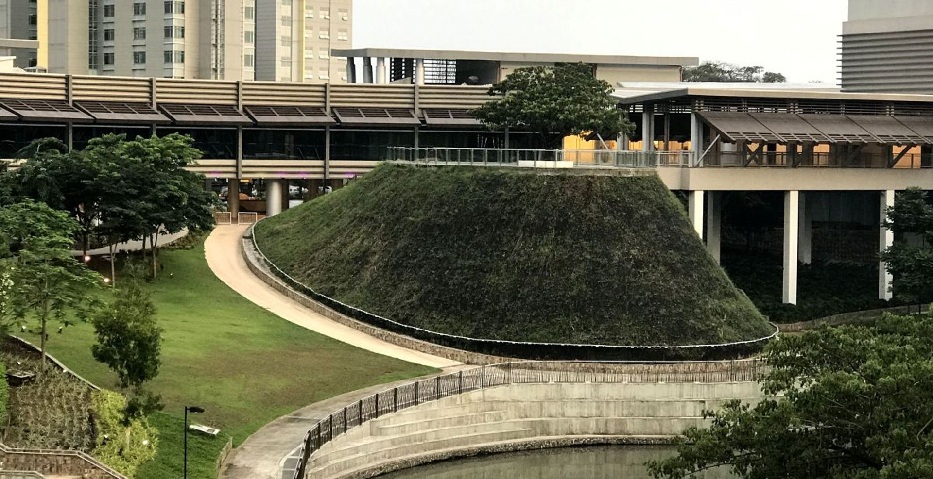 FESTIVAL SUPERMALL MOUND PROMONTORY