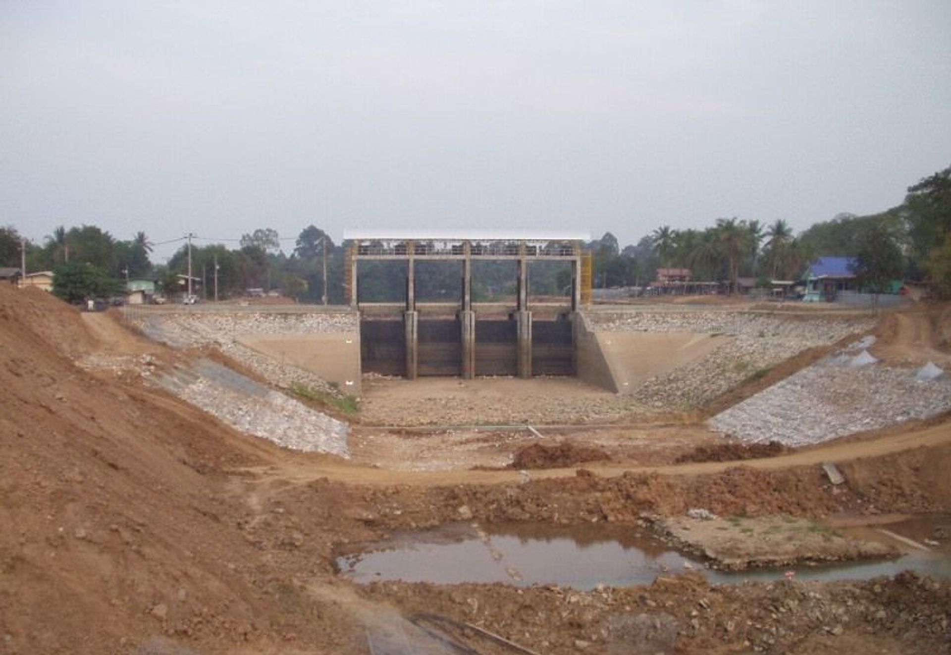 RENOVATE OF WATER CANAL DR 2.8 AND DR 15.8