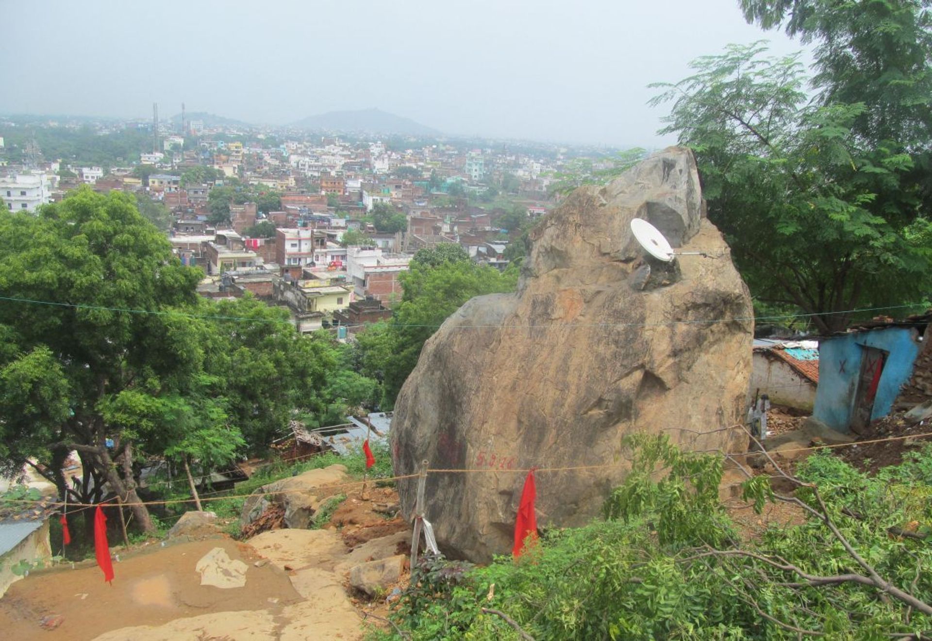 DISMANTLING WORKS OF UNSTABLE ROCK BOULDER LOCATED AT GAYA, BIHAR