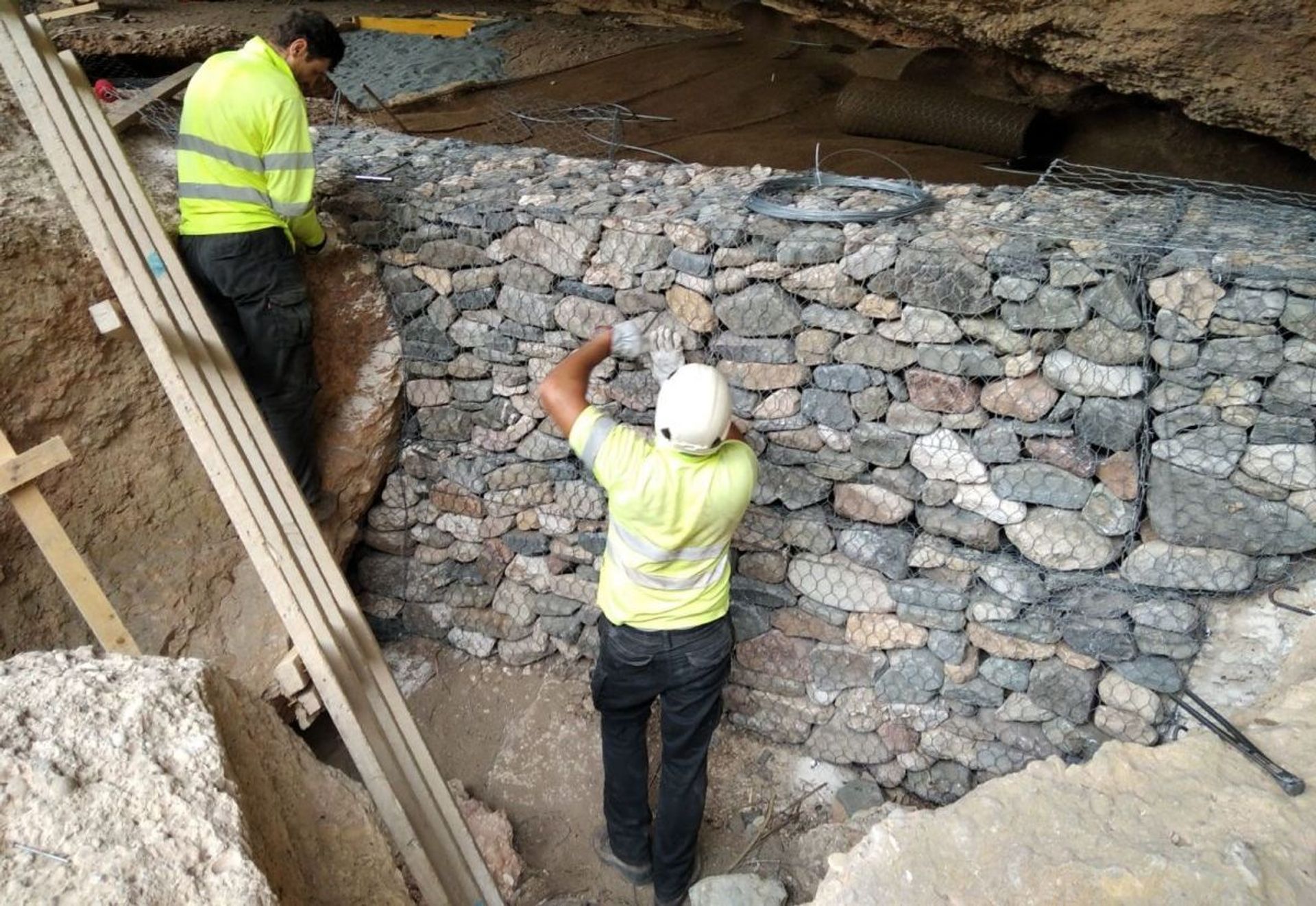PROTECCIÓN DEL YACIMENTO ARQUEOLÓGICO DE "LES COVES DEL FEM "