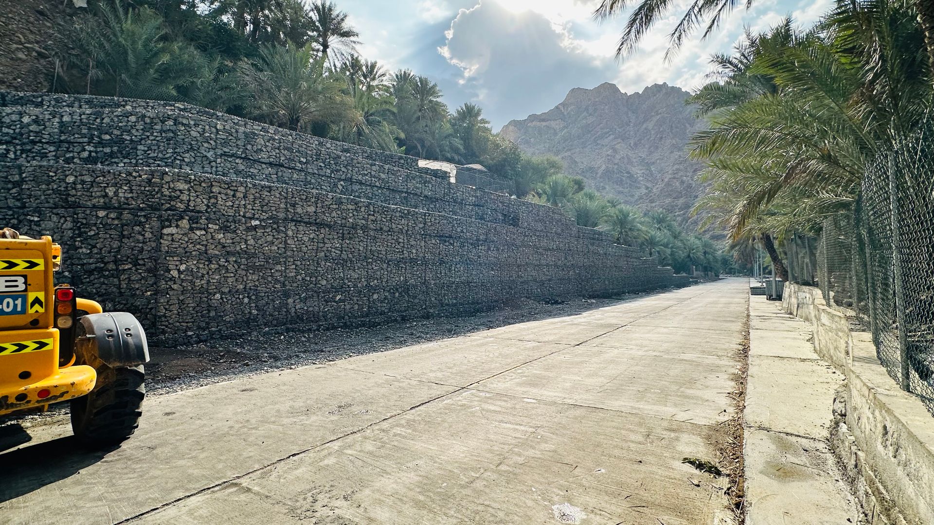 WADI SHEES HAJAR MOUNTAIN