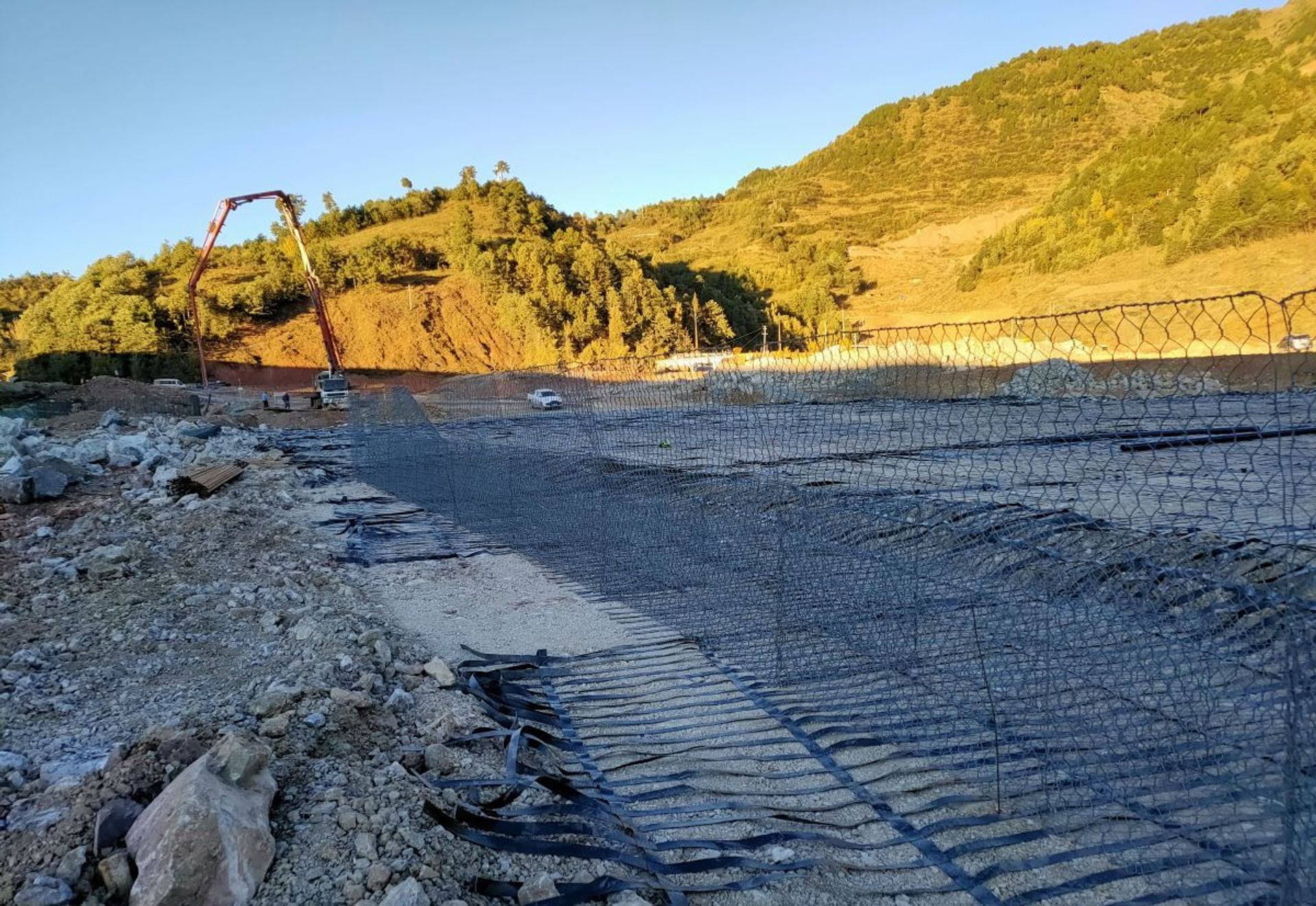 云南：兰坪铅锌矿三重山排土场挡墙项目