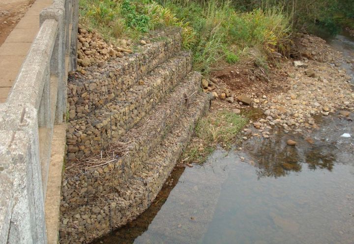 PROTECCIÓN DE MÁRGEN - PUENTE SOBRE RÍO MACACO_4