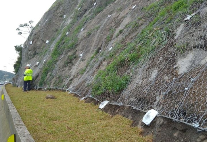 ESTABILIZAÇÃO TALUDE ROCHOSO PISTA SUL BR-376_7.jpeg