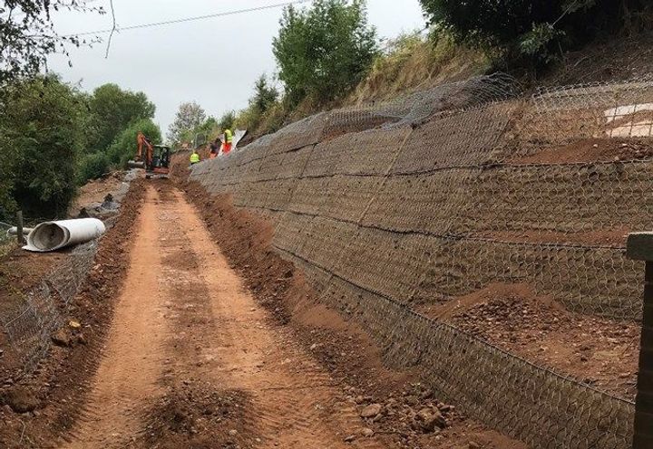 Construction of split level Green Terramesh to form cycle path.