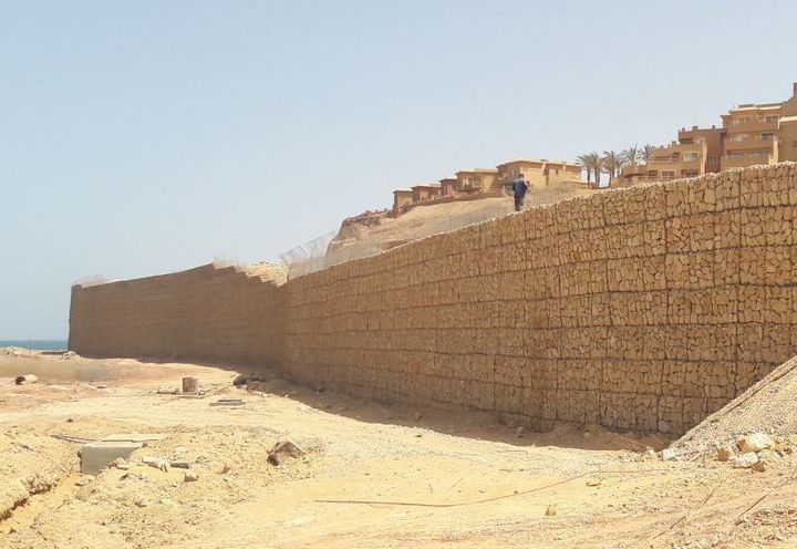 During construction: Paramesh MSE wall installation in progress
