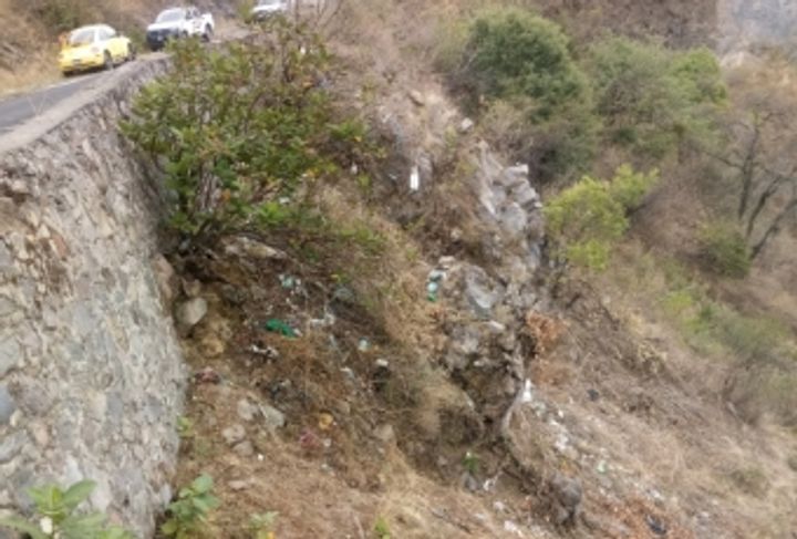 MANTENIMIENTO A CAMINOS EN FALDAS DE VOLCÁN_0