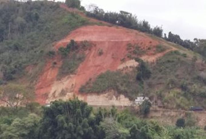 RECUPERACIÓN DE TALUDES BARRIO SÍTIO BRANCO_0