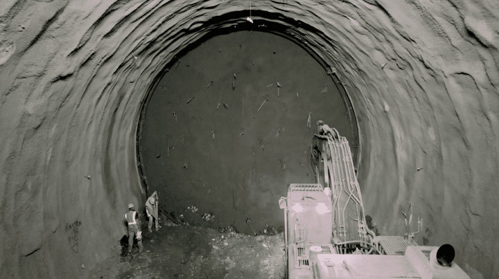 Automated installation with no workers near the excavation face