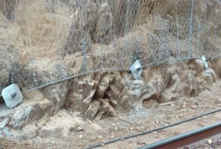 CONTENCIÓN DE TALUDES ROCOSOS EN FERROCARRILES_4