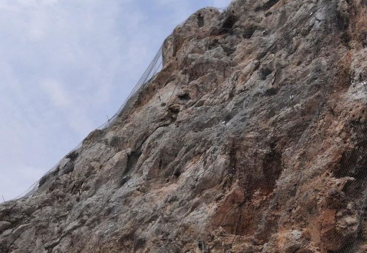 ΕΠΕΝΔΥΣΗ ΠΡΑΝΩΝ ΜΕ ΧΑΛΥΒΔΙΝΟ ΠΛΕΓΜΑ STEELGRID MO-300