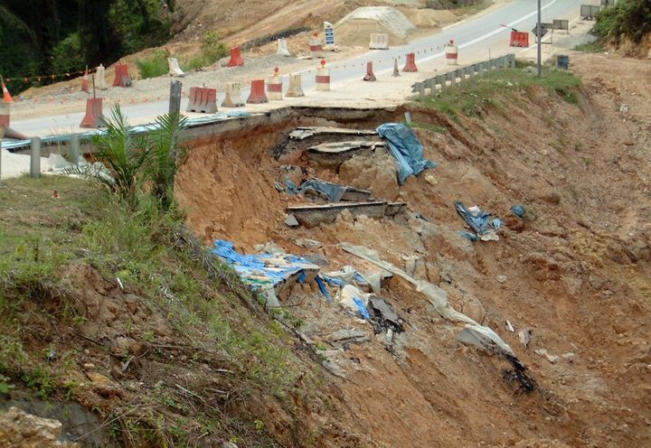 SLOPE REINSTATEMENT AT KUANTAN, PAHANG, MALAYSIA_0