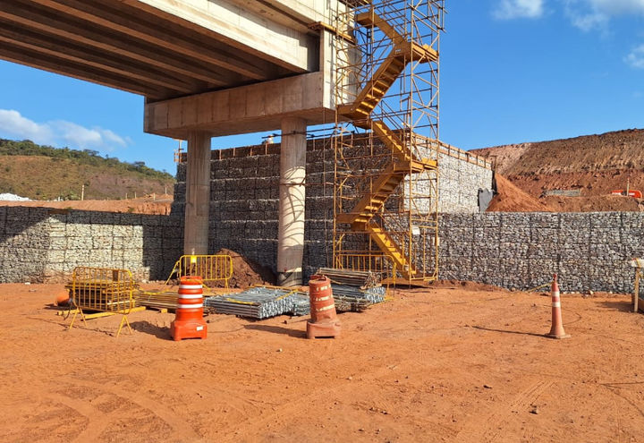 VIADUTO PERA FERROVIÁRIA DE CARREGAMENTO - CDA_3.png