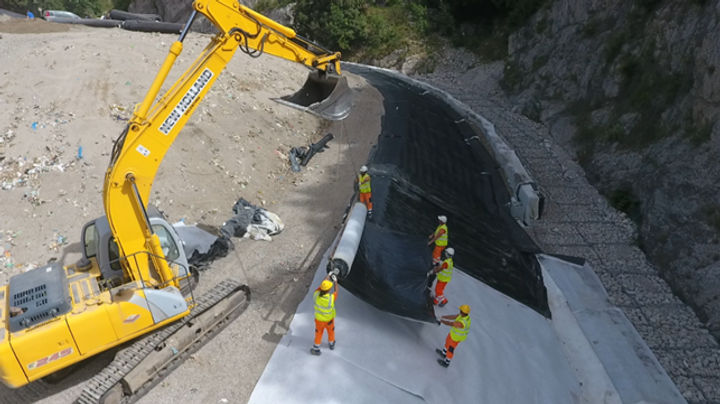 Installation of second layer of MacLine GLC low-permeability bentonite composite 