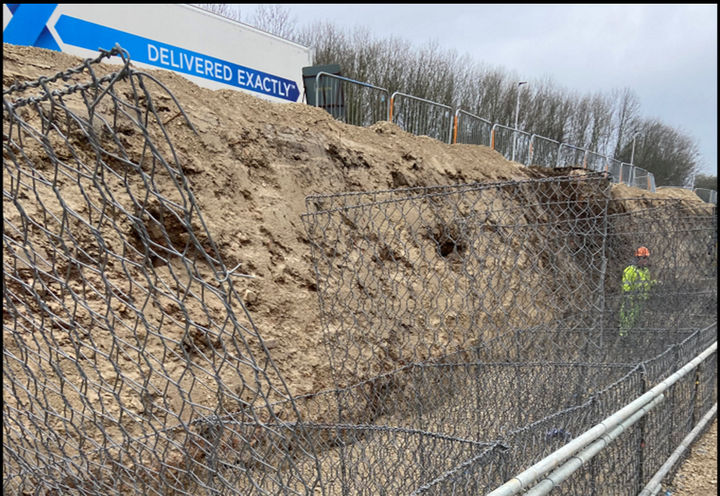 RETAINING WALL SUPPORTING A630