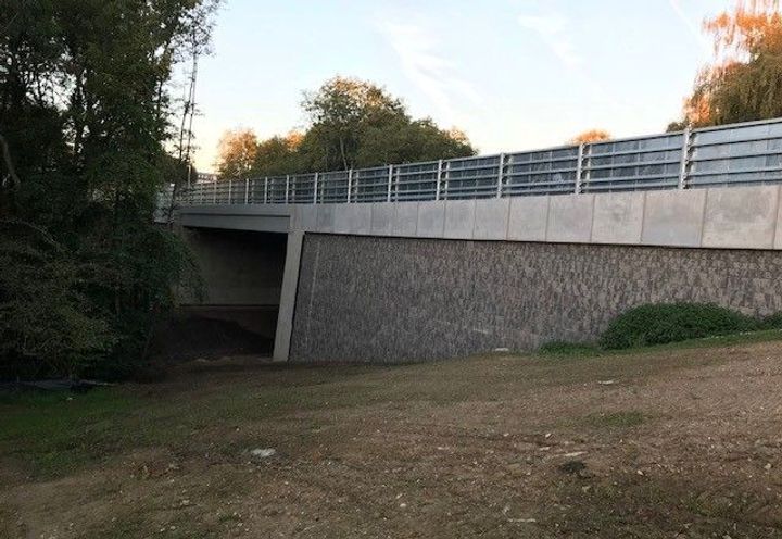 Bridge Approach Embankments Using Macwall and Paralink in Bursledon