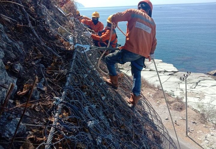 ROCKFALL MITIGATION (NETTING) AT PRESERVASI JALAN AEGELA - BATAS K_0