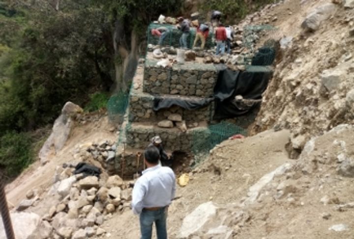 MANTENIMIENTO A CAMINOS EN FALDAS DE VOLCÁN_3