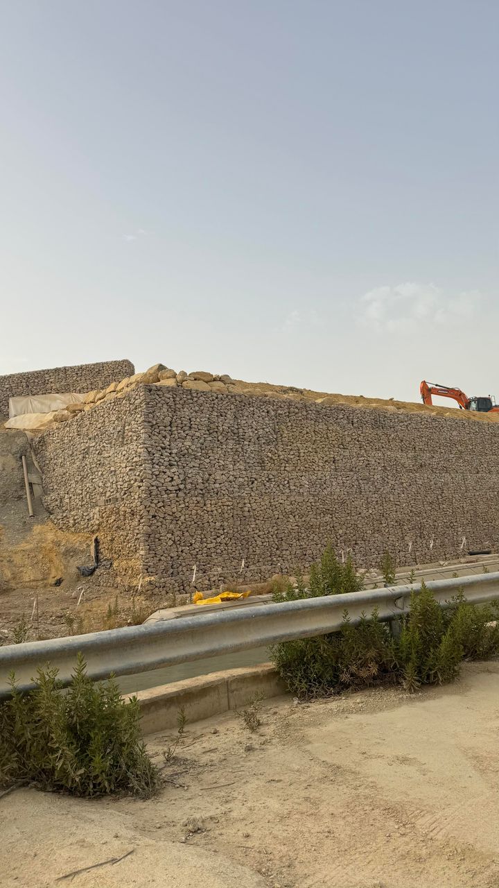 Cierre en esquina de muro de gaviones
