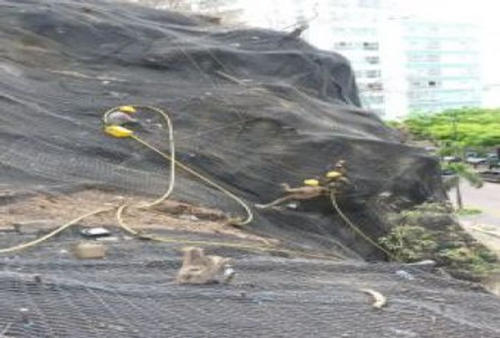 INSTALACION DE MALLAS CERRO SANTA ANA_3