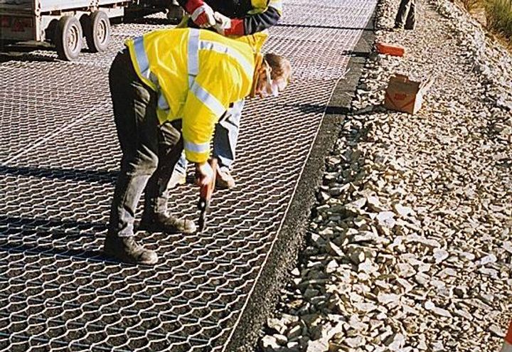 Locally fixing Road Mesh™ to the regulating layer
