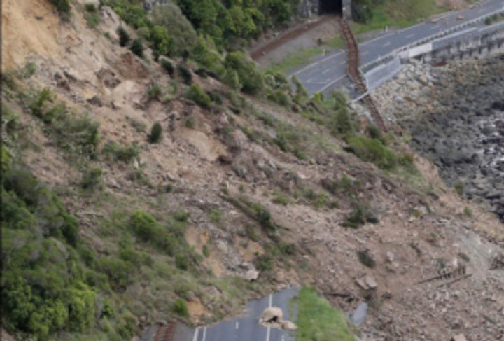The landslide along the SH1 in November 2016