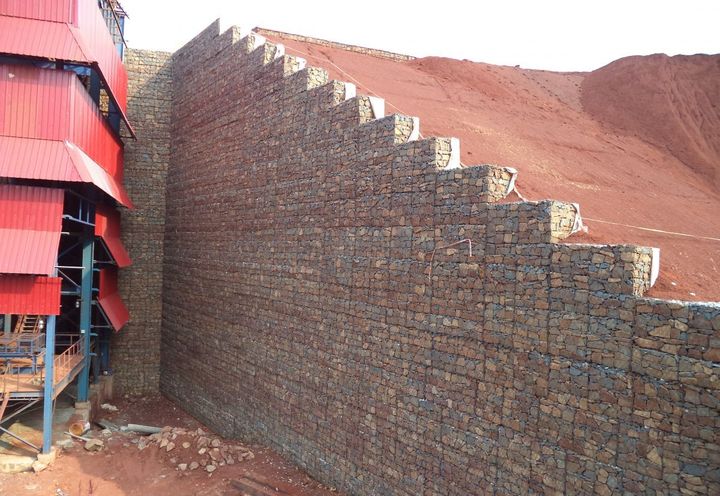 CRUSHER WALL AT SERAJUDDIN MINES (JODA)  ,ORISSA_4