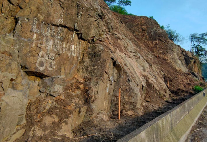 ESTABILIZAÇÃO TALUDE ROCHOSO PISTA SUL BR-376_1.png