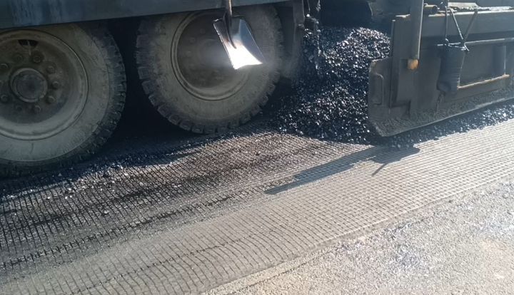 Laying of overlay
