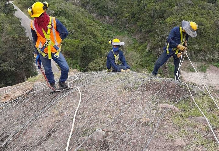 PROTECCIÓN TALUDES GIGANTE GARZÓN_2