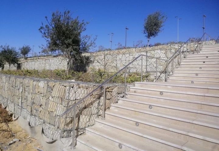 Close view of the Terramesh MSE wall with stair