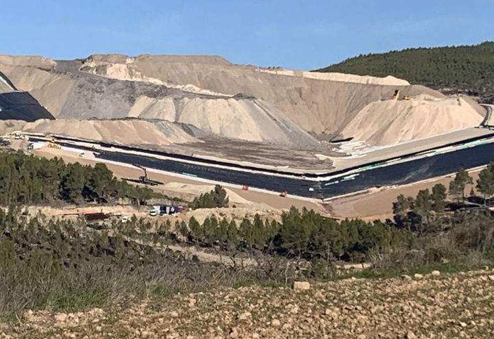 Detalle del fondo de valle del depósito