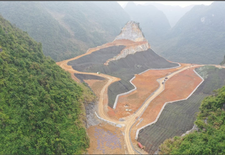 凤山县良利和坡雄堡矿山修复项目_0