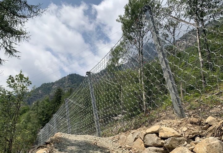 Barriere paramassi RB 9000 installate - vista da valle
