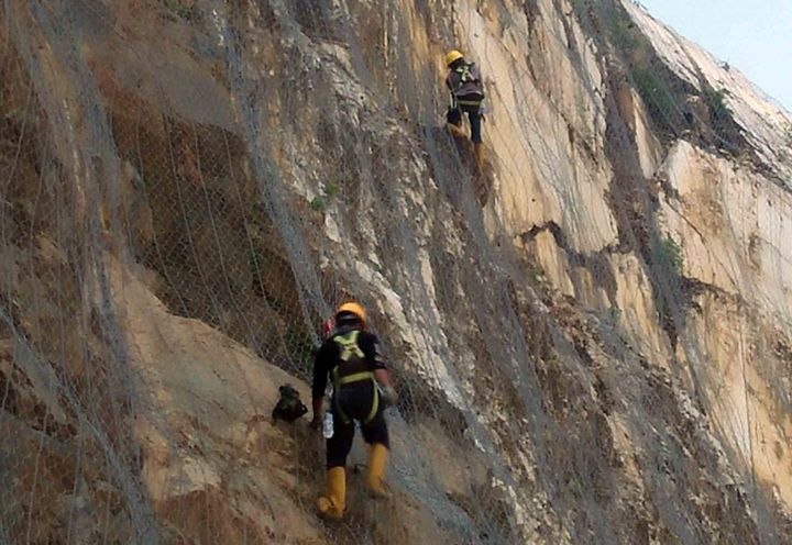 ROCKFALL PROTECTION ALONG MAROS ELEVATED ROAD_0
