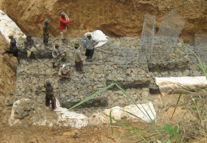 LANDSLIDE REHABILITATION RIAU - JAMBI ROAD_0