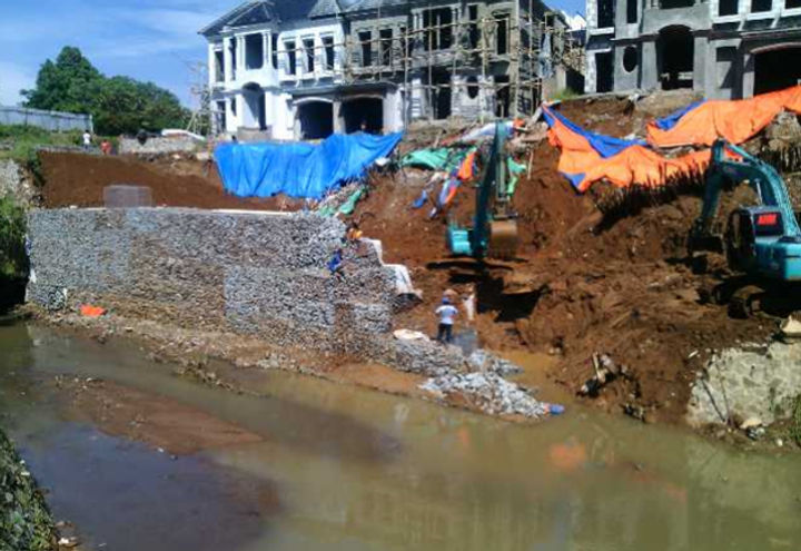 Gabions and Reno Mattresses during construction