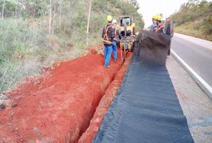 EXECUÇÃO DE TRINCHEIRA DRENANTE COM MACDRAIN® TD_1