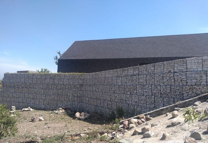 MURO ARQUITECTONICO DE GAVIONES PARA SALA DE ESCOLTAS_3