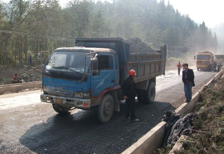 路面摊铺