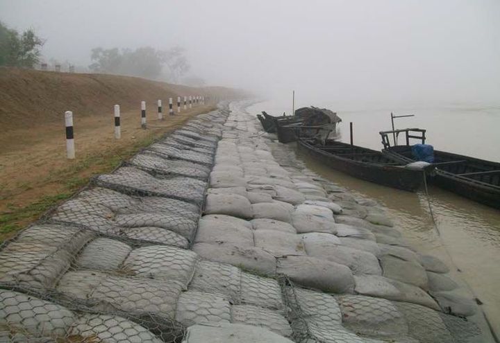 Photo 5: Condition of MacBag® and river bank after flood