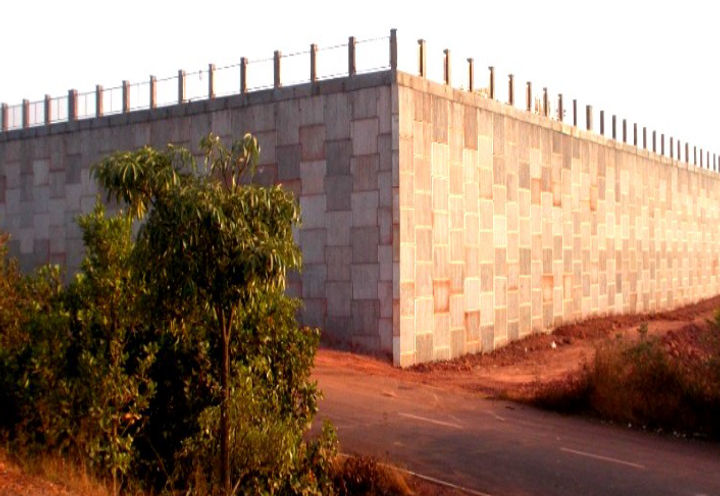 REINFORCED SOIL WALL AT WATSON PHARMA, GOA_4