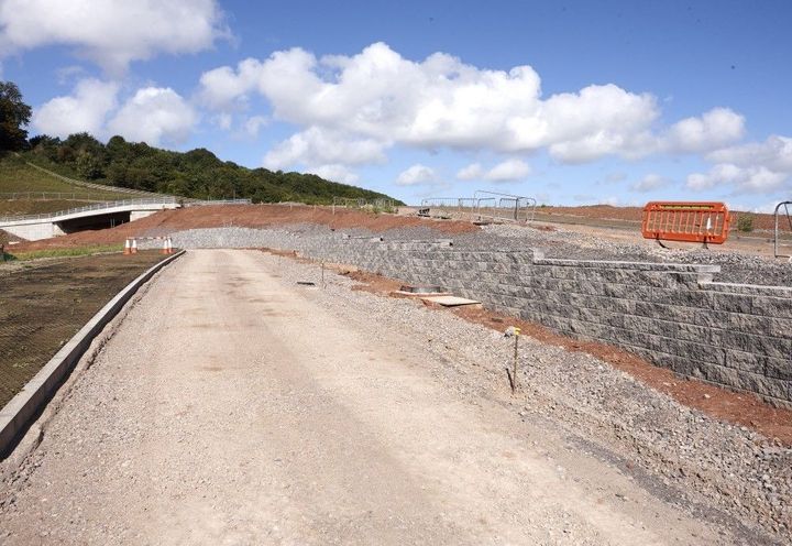 Slip road with further construction of MacWall