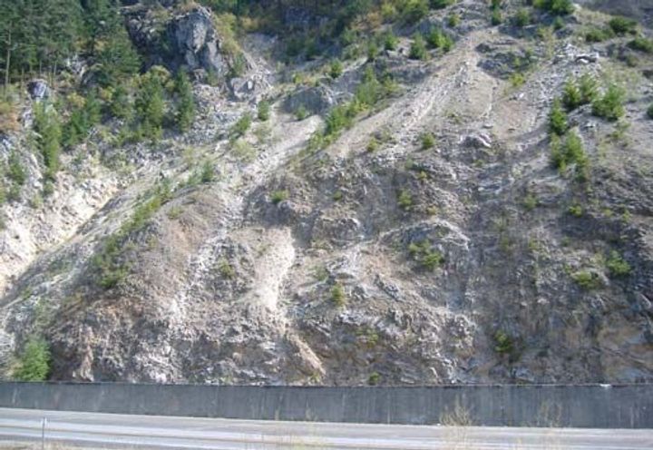 August 2008 Existing Concrete Barrier Wall and Rock Slope Conditions
